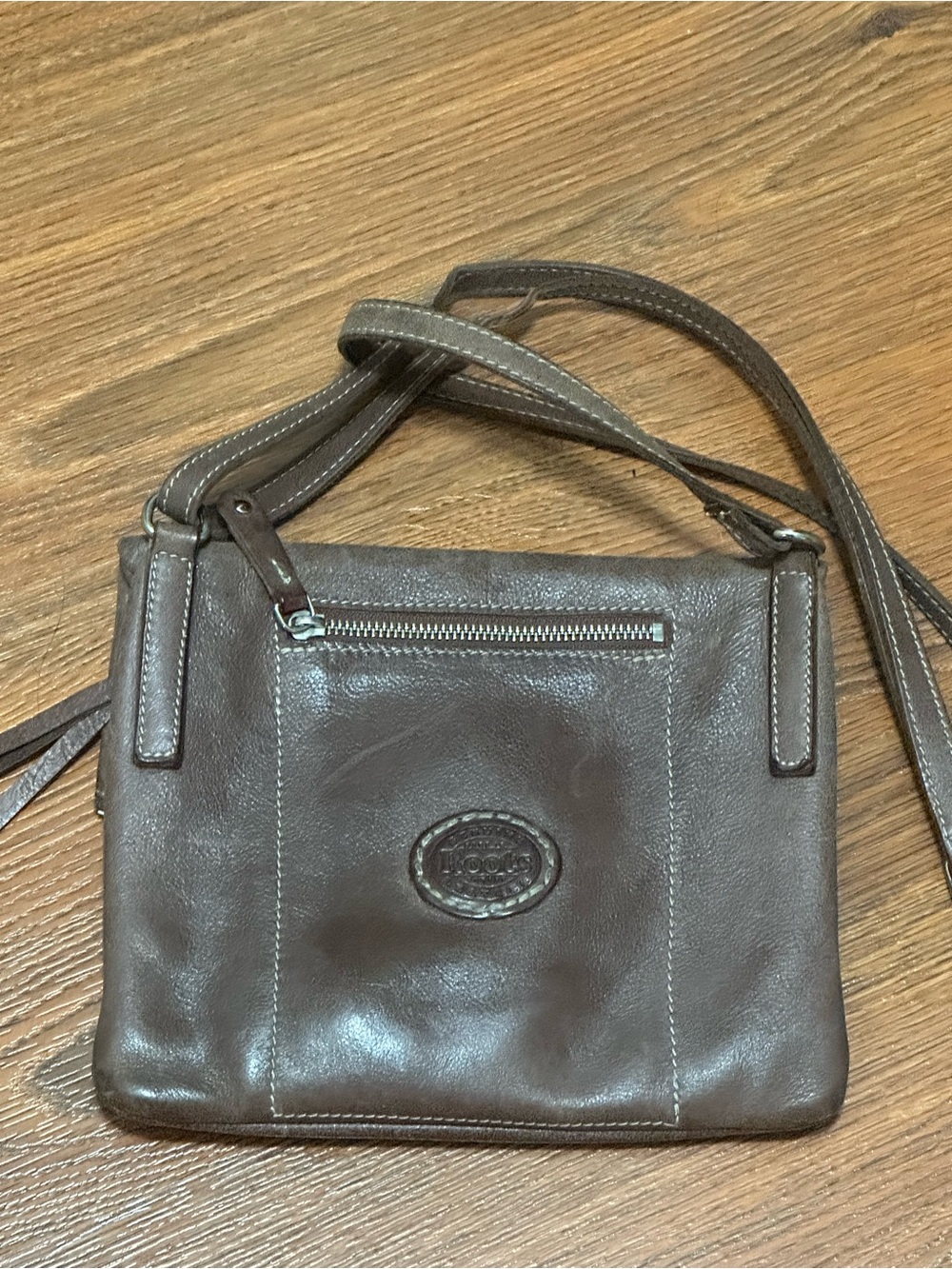 Roots Minimalist Brown Leather Crossbody Bag genuine leather adjustable strap - Picture 3 of 4